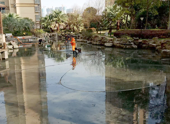 神农架景观池淤泥清理
